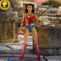 Mezco Exclusive Classic Wonder Woman One:12 Scale Action Figure<DC New